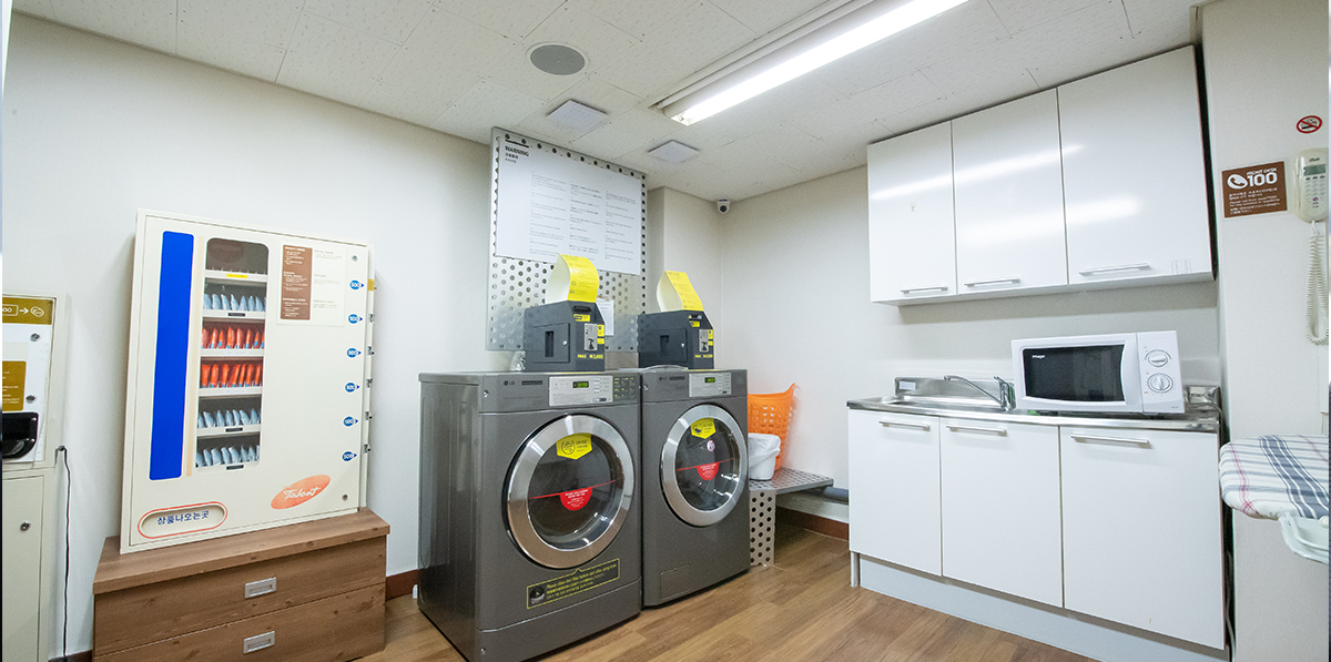 Coin Laundry Room 이미지